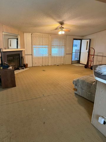 220 Hollyglen Street, Gun Barrel City, TX 75156
