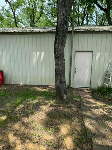 220 Hollyglen Street, Gun Barrel City, TX 75156