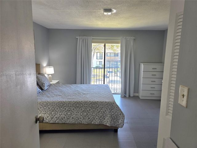 5825 Washington St 39, Hollywood, FL 33023