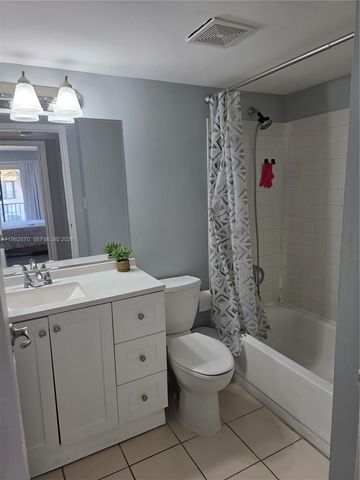 5825 Washington St 39, Hollywood, FL 33023