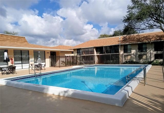 5825 Washington St 39, Hollywood, FL 33023