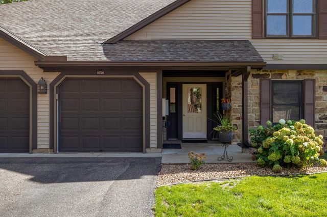 10726 Toledo Court, Bloomington, MN 55437