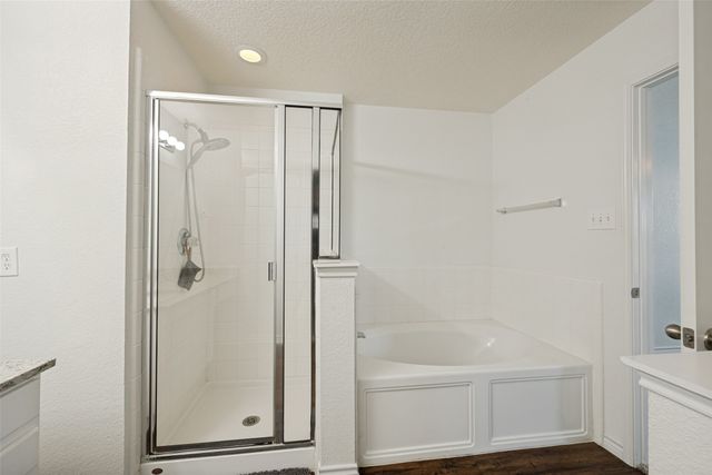 8013 Hidden Oaks Drive, Fort Worth, TX 76120
