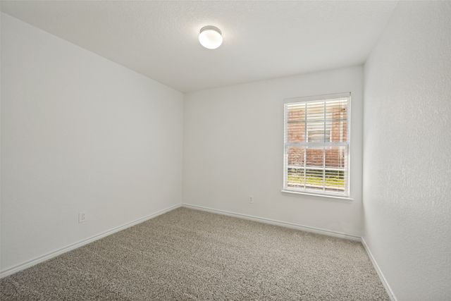 8013 Hidden Oaks Drive, Fort Worth, TX 76120