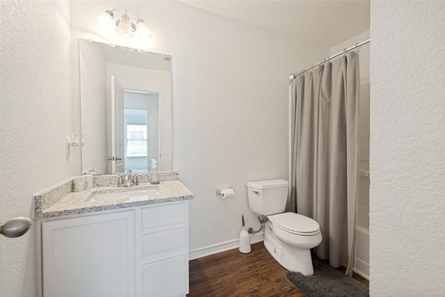 8013 Hidden Oaks Drive, Fort Worth, TX 76120