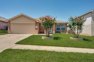 8013 Hidden Oaks Drive, Fort Worth, TX 76120