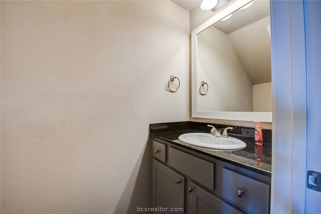 3521 Summerway, College Station, TX 77845