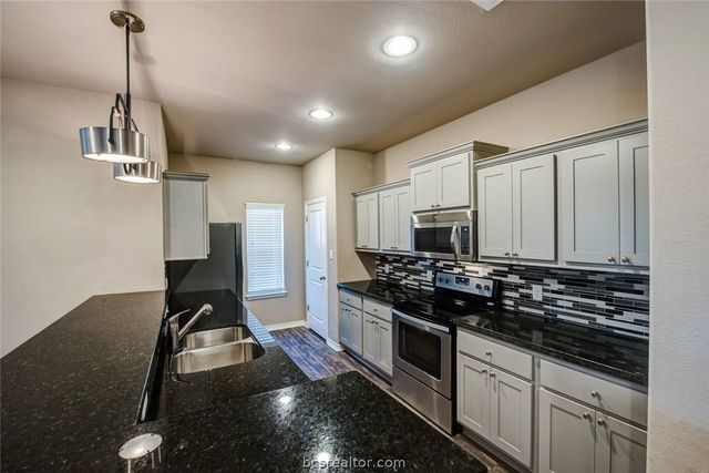 3521 Summerway, College Station, TX 77845