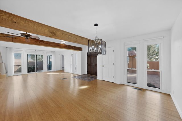 3 Zuni Trail N, Corrales, NM 87048