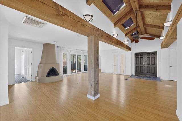 3 Zuni Trail N, Corrales, NM 87048