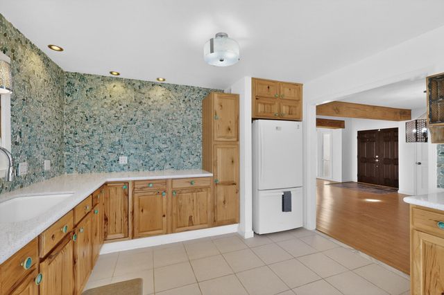 3 Zuni Trail N, Corrales, NM 87048