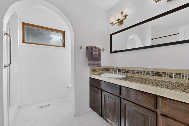 3 Zuni Trail N, Corrales, NM 87048