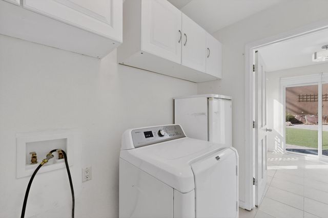 3 Zuni Trail N, Corrales, NM 87048