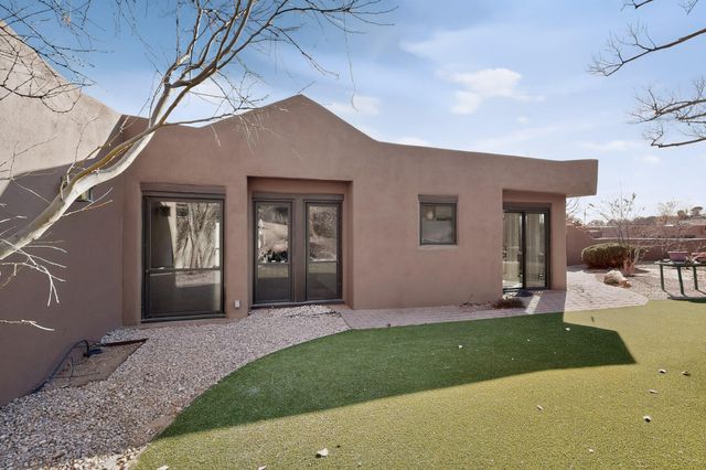 3 Zuni Trail N, Corrales, NM 87048