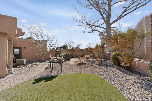 3 Zuni Trail N, Corrales, NM 87048