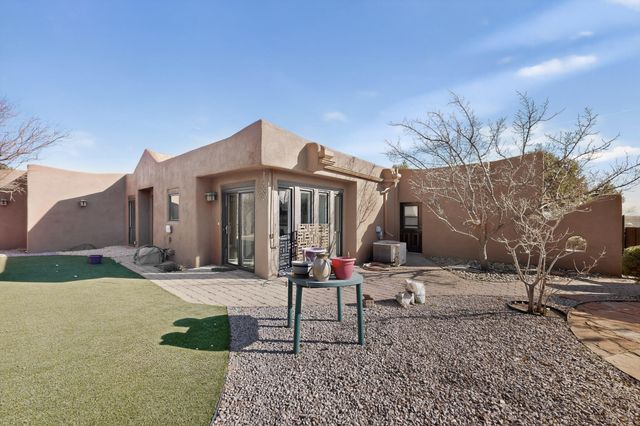 3 Zuni Trail N, Corrales, NM 87048