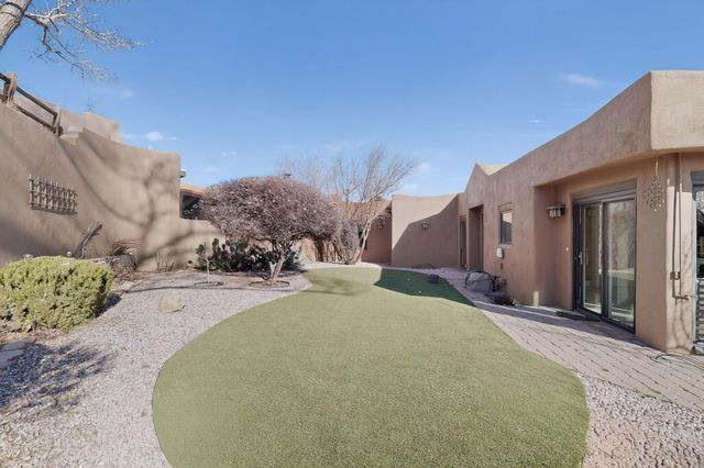 3 Zuni Trail N, Corrales, NM 87048