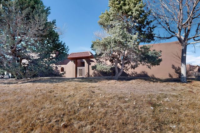 3 Zuni Trail N, Corrales, NM 87048