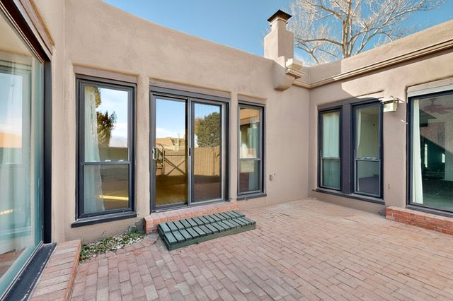 3 Zuni Trail N, Corrales, NM 87048