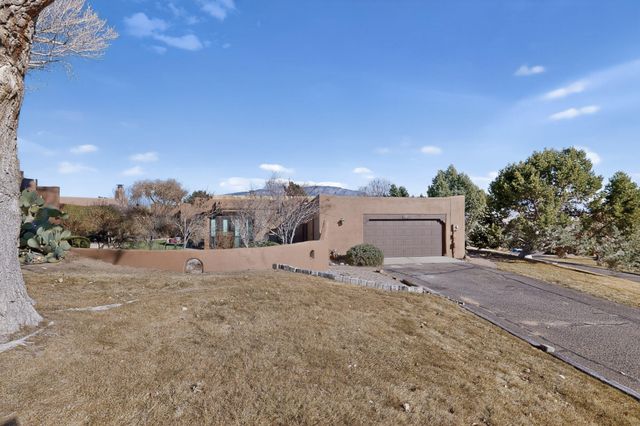 3 Zuni Trail N, Corrales, NM 87048
