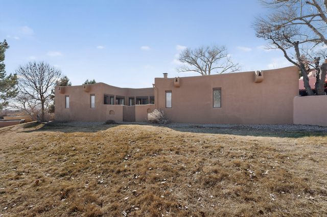 3 Zuni Trail N, Corrales, NM 87048