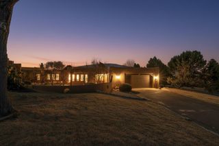 3 Zuni Trail N, Corrales, NM 87048