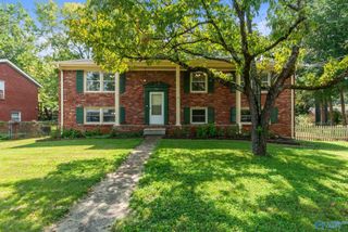 506 Town And Country Drive NW, Huntsville, AL 35806