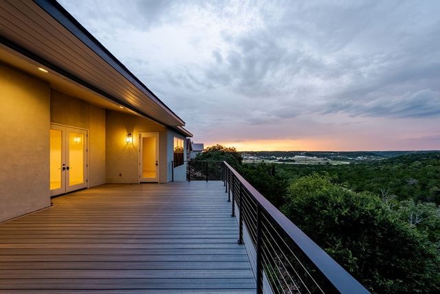 2089 Summit Crest Dr, Kerrville, TX 78028