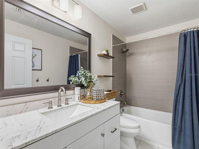 10017 OXFORD CHAPEL DRIVE, Tampa, FL 33647