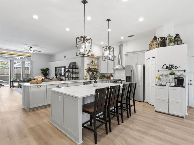 10017 OXFORD CHAPEL DRIVE, Tampa, FL 33647