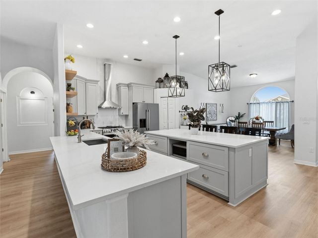 10017 OXFORD CHAPEL DRIVE, Tampa, FL 33647