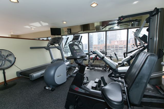 230 E ONTARIO Street 1503, Chicago, IL 60611