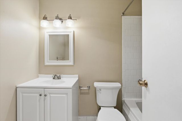 230 E ONTARIO Street 1503, Chicago, IL 60611