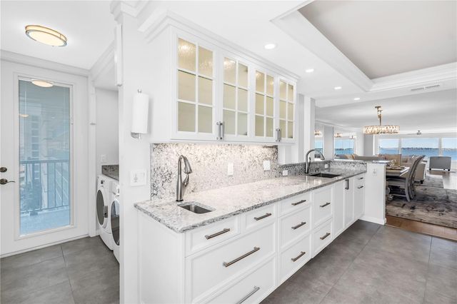 6020 SHORE BOULEVARD S 712, Gulfport, FL 33707