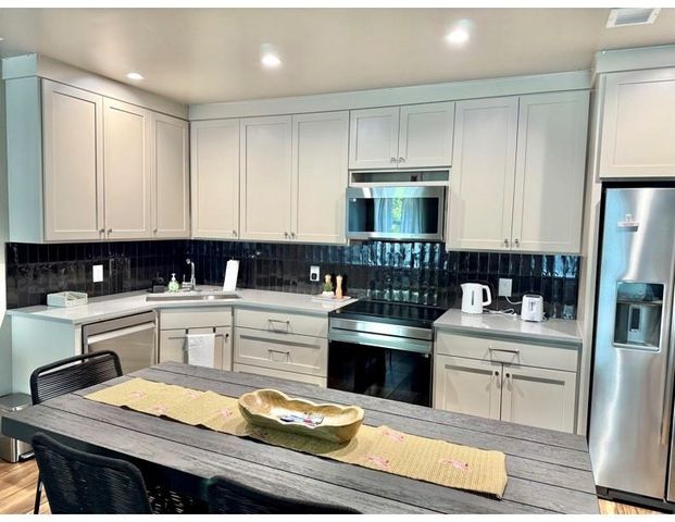 6211 W Northwest Highway G224, Dallas, TX 75225