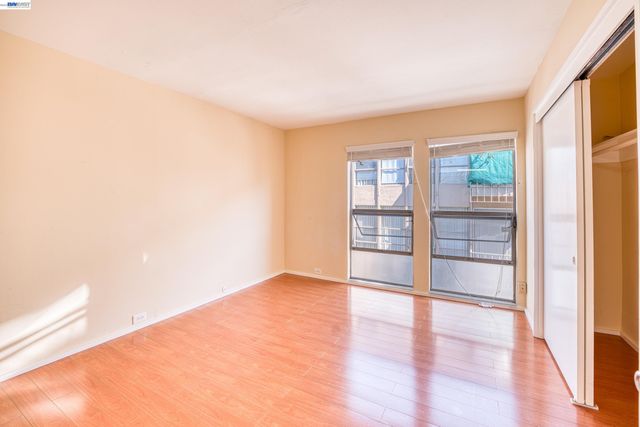 3815 Harrison St 302, Oakland, CA 94611