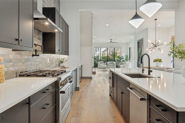 3716 W Beverly Drive, Dallas, TX 75209