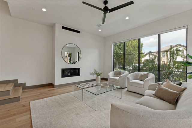 3716 W Beverly Drive, Dallas, TX 75209