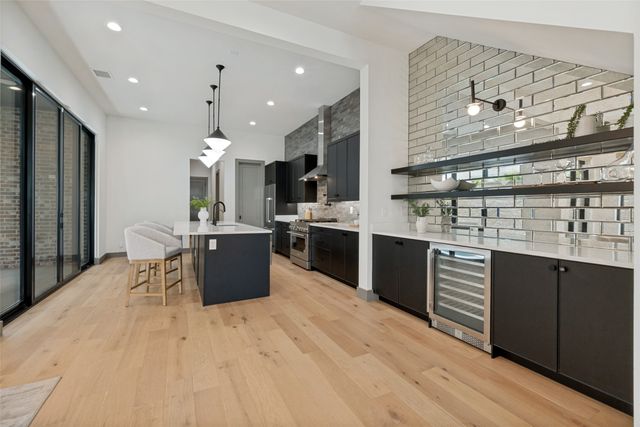 3716 W Beverly Drive, Dallas, TX 75209