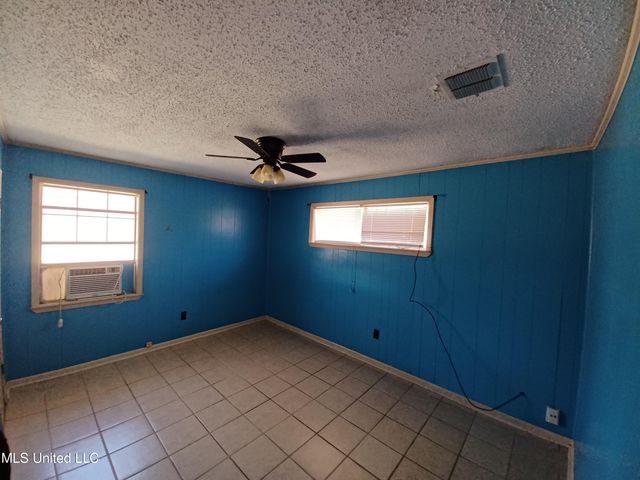 1206 26th Street, Mccomb, MS 39648