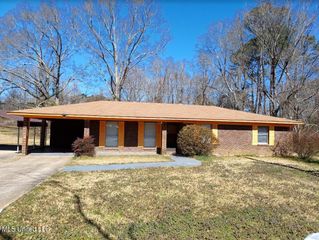 1206 26th Street, Mccomb, MS 39648