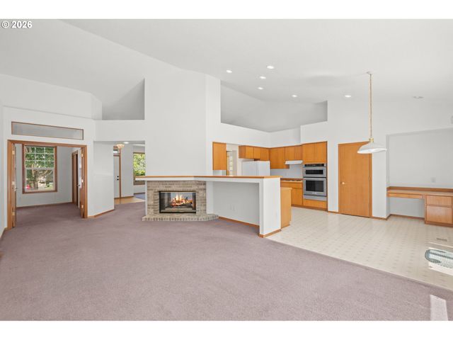 15560 Nw TRAKEHNER Way, Portland, OR 97229