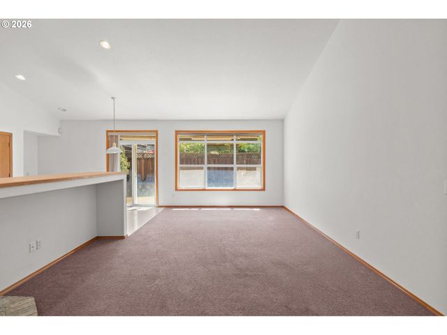 15560 Nw TRAKEHNER Way, Portland, OR 97229