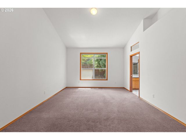 15560 Nw TRAKEHNER Way, Portland, OR 97229