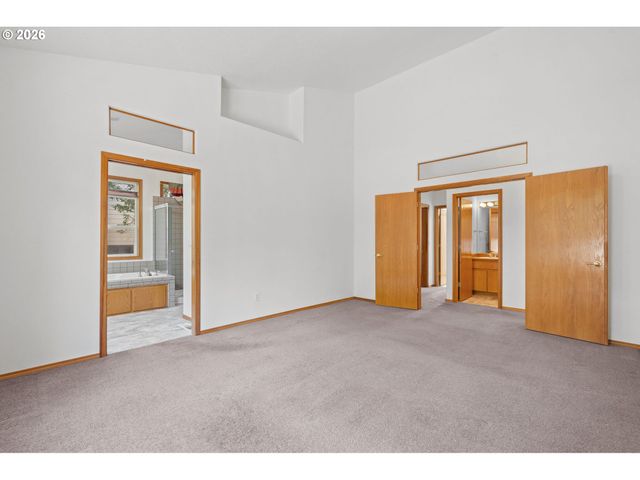 15560 Nw TRAKEHNER Way, Portland, OR 97229