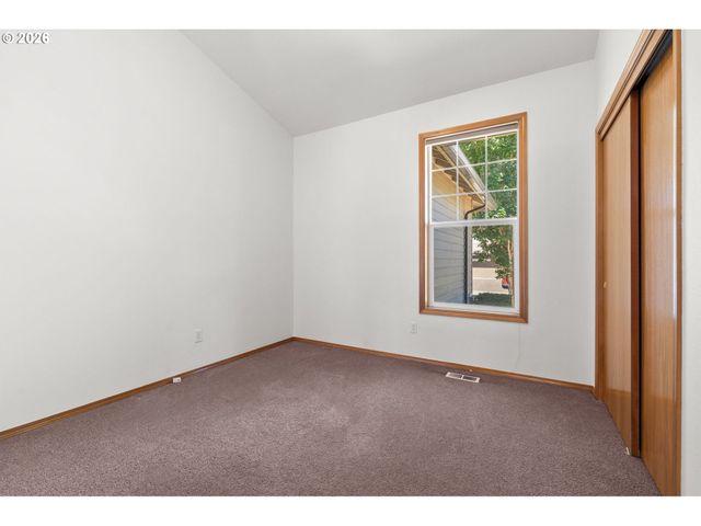 15560 Nw TRAKEHNER Way, Portland, OR 97229
