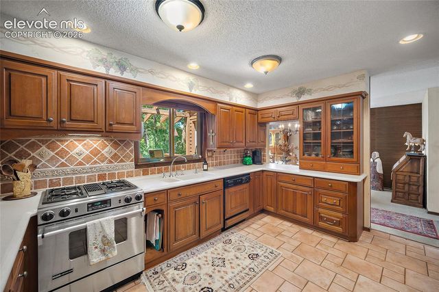 6030 Castlewood Lane, Colorado Springs, CO 80918