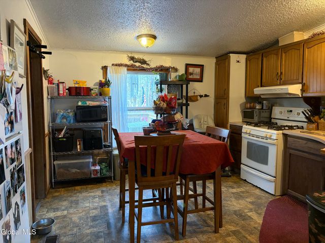 63-140 LeMayville Way, Hampton, NY 12887