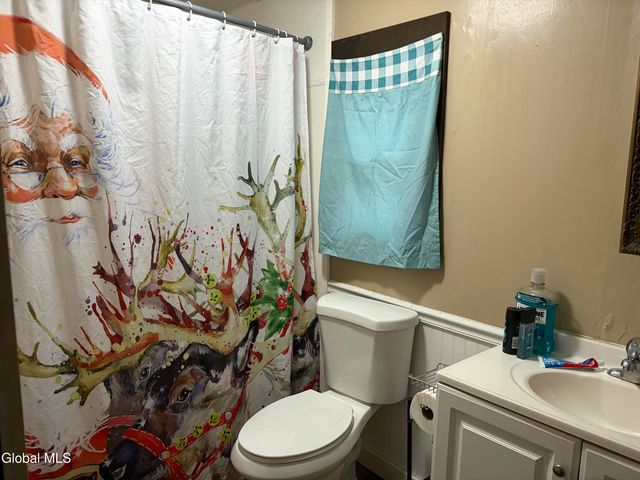 63-140 LeMayville Way, Hampton, NY 12887