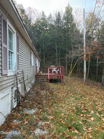 63-140 LeMayville Way, Hampton, NY 12887